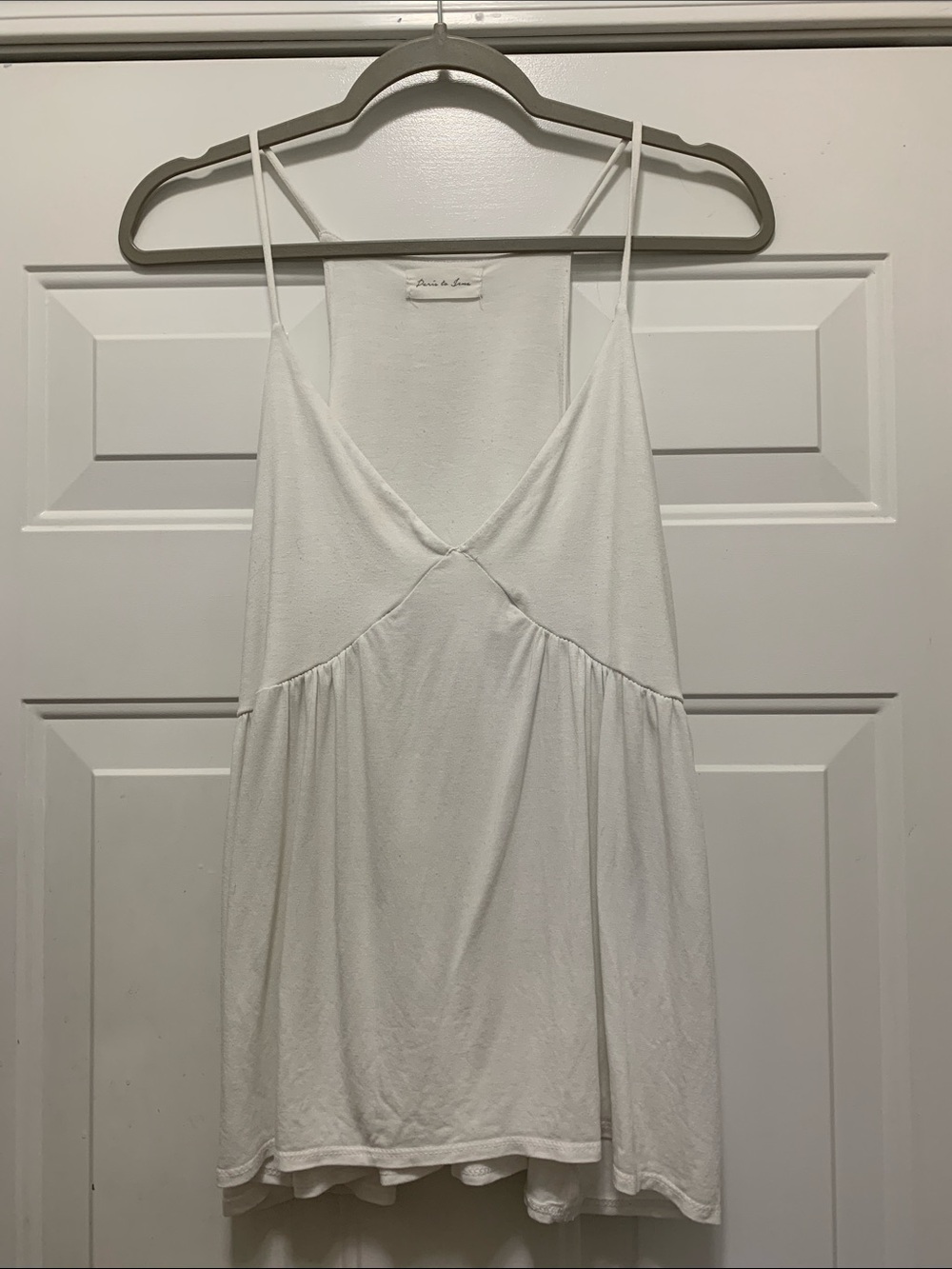 FREE Lightweight White Spaghetti Strap V-Neck Tank Top Size Large